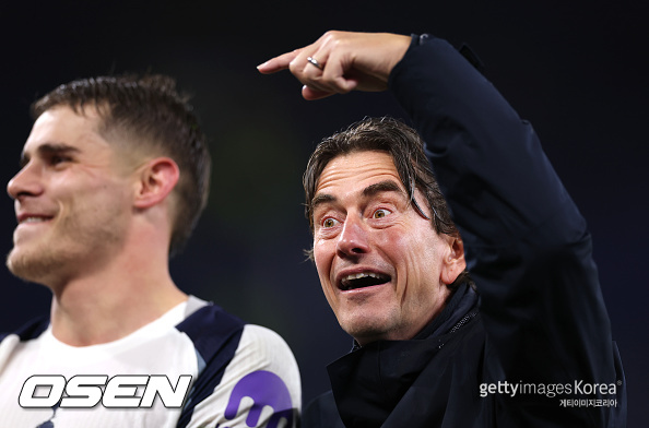 [사진] 판 더 벤과 토마스 프랭크 감독 ⓒGettyimages(무단전재 및 재배포 금지)