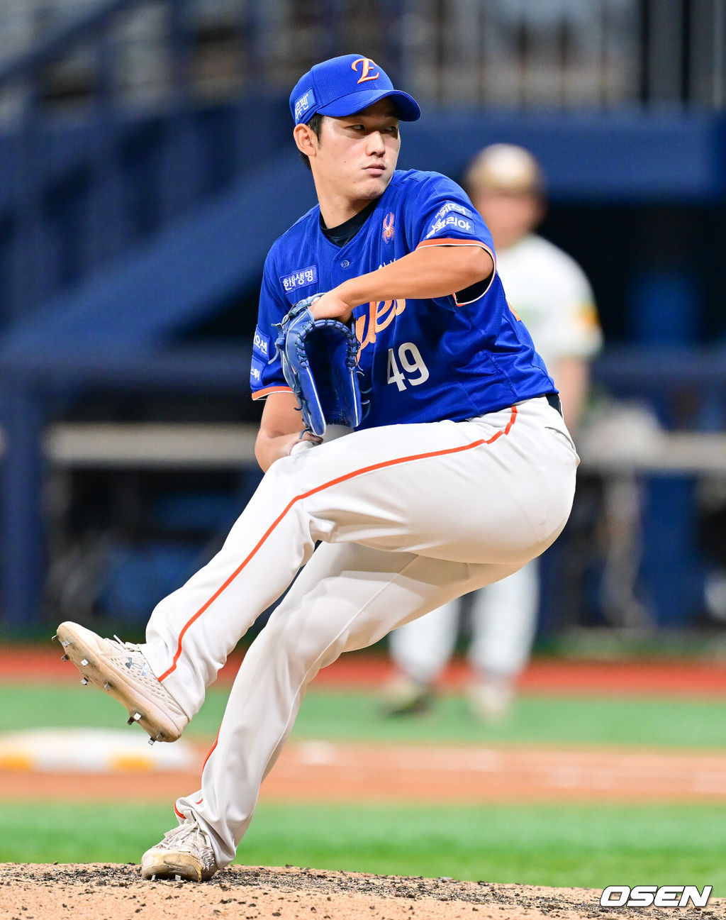 프로야구 한화 이글스가 올 시즌 고척 원정 9경기를 모두 승리로 마치며 1위 추격을 이어갔다. 에이스 코디 폰세는 메이저리그 11개 구단 스카우트들이 지켜보는 앞에서 개막 16연승을 질주했다. 한화는 28일 서울 고척스카이돔에서 열린 2025 신한 SOL Bank KBO리그 키움 히어로즈와의 원정경기를 9-3으로 승리했다. 9회말 한화 윤산흠이 역투하고 있다. 2025.08.28 / soul1014@osen.co.kr