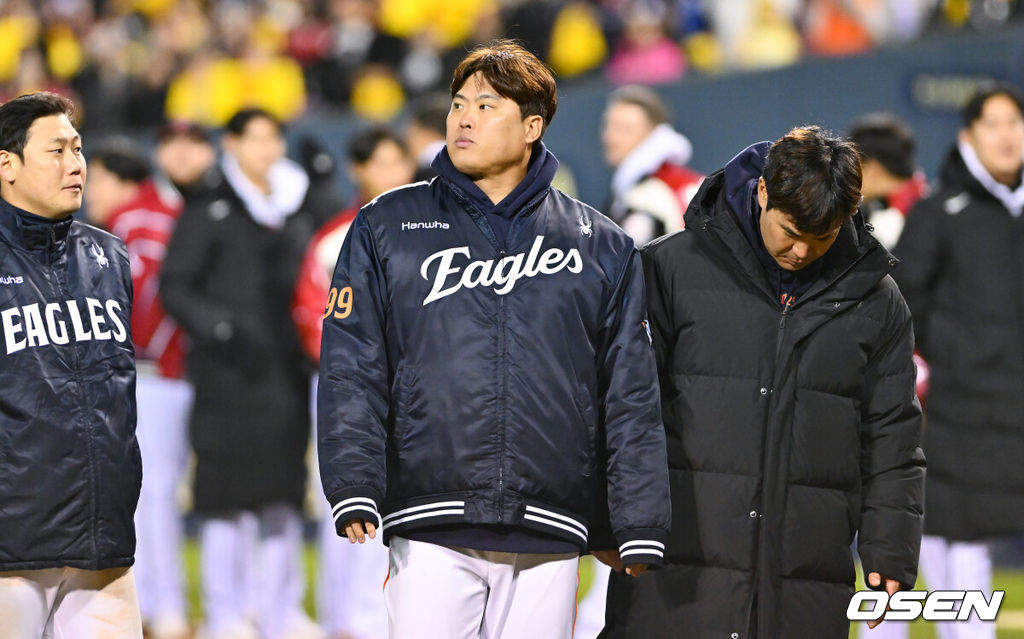 경기 종료 후 한화 류현진이 패배에 아쉬워하고 있다.  2025.10.27 / soul1014@osen.co.kr