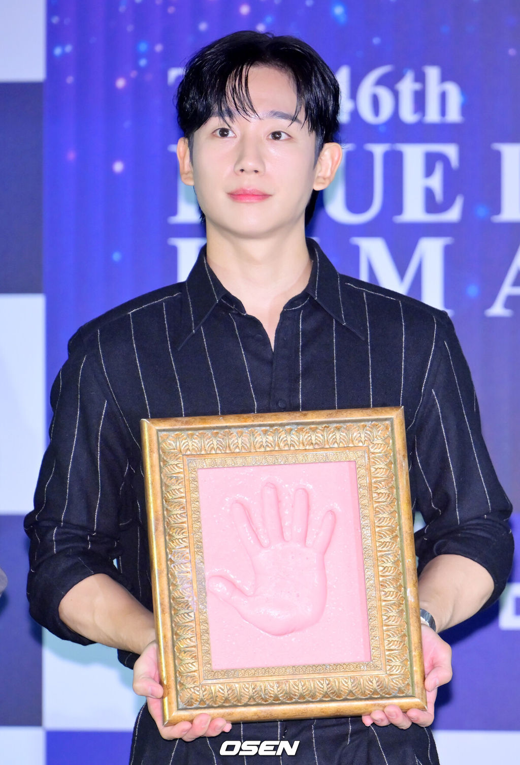 29일 서울 CGV 여의도에서 제46회 청룡영화상 핸드프린팅 행사가 열렸다.이날 배우 황정민, 김고은, 정해인, 이상희, 노상현, 박주현이 참석했다. 배우 정해인이 포토타임을 갖고 있다. 2025.10.29 / rumi@osen.co.kr