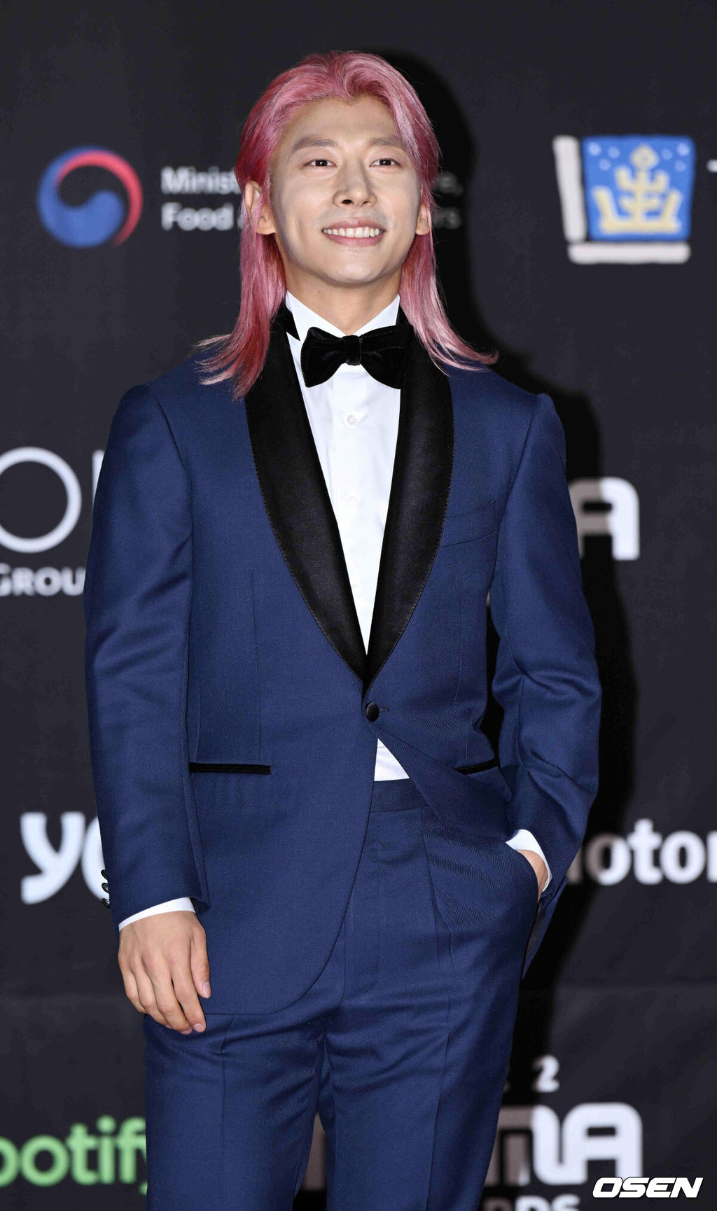 29일 오후 일본 오사카시 니시구 교세라돔에서 ‘2022 마마 어워즈(2022 MAMA AWARDS)’ 레드카펫에 행사가 열렸다.쇼트트랙 선수 곽윤기가 포토월에서 포즈를 취하고 있다. 2022.11.29 /sunday@osen.co.kr