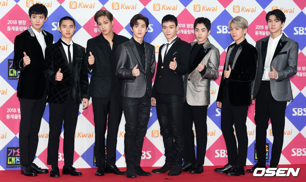 25일 오후 서울 고척스카이돔 로비에서 '2017 SBS 가요대전 포토월'이 진행됐다.그룹 엑소가 참석하고 있다. / eastsea@osen.co.kr