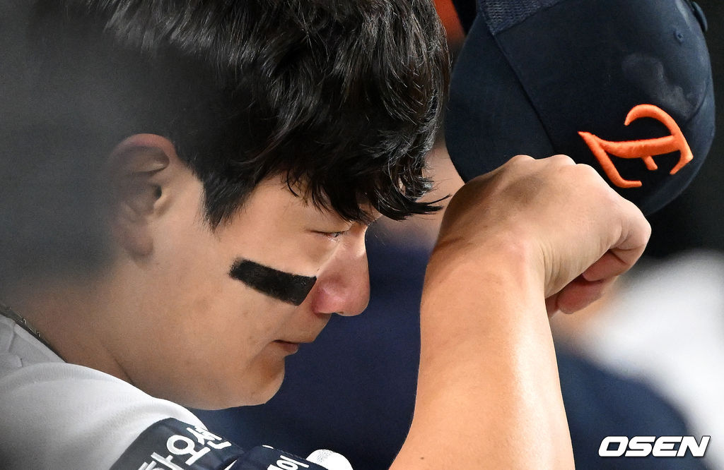 더그아웃에서 눈물 펑펑