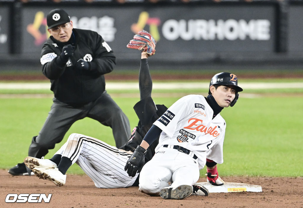 도루 실패 후 아쉬워하는 대주자 심우준