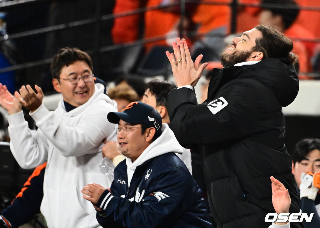 누구보다도 한국시리즈 우승 기원 했지만 [사진=지형준 기자 /jpnews@osen.co.kr]