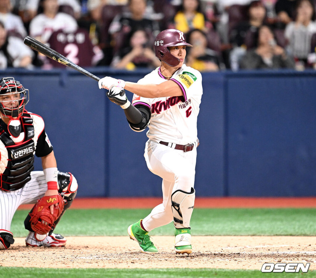 4회말 1사 1,2루에서 키움 송성문이 우전 적시타를 치고 있다. 2025.09.09 /sunday@osen.co.kr