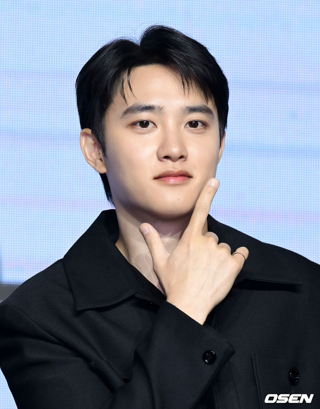 디즈니+ 오리지널 시리즈 ‘조각도시’ 제작발표회가 서울 영등포구 여의도 콘래드 서울에서 열렸다.‘조각도시’는 평범한 삶을 살던 태중(지창욱)이 어느 날 억울하게 흉악한 범죄에 휘말려 감옥에 가게 되고, 모든 것은 요한(도경수)에 의해 계획되었다는 것을 알게 되면서 그를 향한 복수를 실행하는 액션 드라마를 그린 작품이다. 이날 현장에는 지창욱, 도경수, 김종수, 조윤수 그리고 이광수가 참석했다.배우 도경수가 포즈를 취하고 있다. 2025.11.03 /cej@osen.co.kr