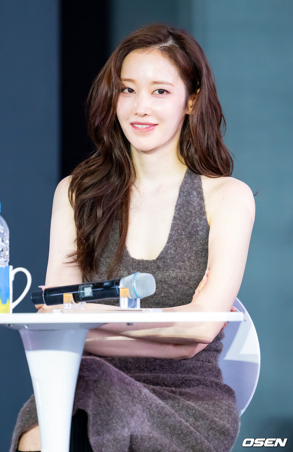 제30회 부산국제영화제(BIFF)영화 ‘프로젝트 Y’ 오픈토크 행사가 18일 부산 해운대구 영화의 전당에서 열렸다.올해 30주년을 맞이한 부산국제영화제는 오는 26일까지 총 64개국 328편의 작품을 만날수 있다.배우 전종서가 오프토크 중 미소짓고 있다. 2025.09.18 / rumi@osen.co.kr