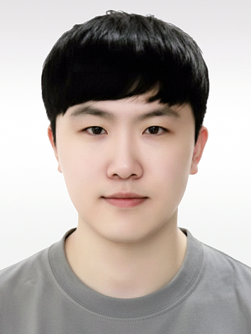 우석대 김용현(창업교육·지원센터) 교수가 최근 대구전시컨벤션센터(EXCO)에서 열린 ‘2025 산학연협력 엑스포’에서 교육부 장관 표창을 받았다. / 우석대