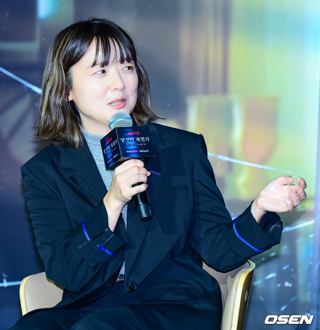 5일 오전 서울 용산구 용산 CGV에서 넷플릭스 시리즈 ‘당신이 죽였다’ 제작발표회가 열렸다.‘당신이 죽였다’는 죽거나 죽이지 않으면 벗어날 수 없는 현실 앞에서 살인을 결심한 두 여자가 예상치 못한 사건에 휘말리며 벌어지는 이야기를 그린 넷플릭스 시리즈다.이정림 감독이 간담회를 하고 있다. 2025.11.05 /jpnews@osen.co.kr