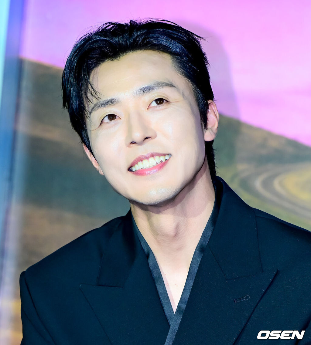 5일 오전 서울 용산구 용산 CGV에서 넷플릭스 시리즈 ‘당신이 죽였다’ 제작발표회가 열렸다.‘당신이 죽였다’는 죽거나 죽이지 않으면 벗어날 수 없는 현실 앞에서 살인을 결심한 두 여자가 예상치 못한 사건에 휘말리며 벌어지는 이야기를 그린 넷플릭스 시리즈다.배우 이무생이 간담회를 하고 있다. 2025.11.05 /jpnews@osen.co.kr