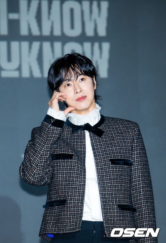 5일 오후 서울 송파구 신천동 소피텔 앰배서더 서울 호텔에서 유노윤호 정규 1집 ‘I-KNOW’ 발매 기념 기자간담회가 열렸다.  올해 데뷔 22주년을 맞는 1.5세대 K-팝 그룹의 대표주자인 한류듀오 '동방신기'(TVXQ) 유노윤호가 5일 오후 첫 정규 앨범 '아이-노우(I-KNOW)'를 발매한다. 이번 앨범은 더블 타이틀곡 '스트레치(Stretch)'와 '보디 랭귀지(Body Language)'를 포함한 열 곡이 실렸다.  유노윤호가 간담회를 하고 있다. 2025.11.05 /rumi@osen.co.kr