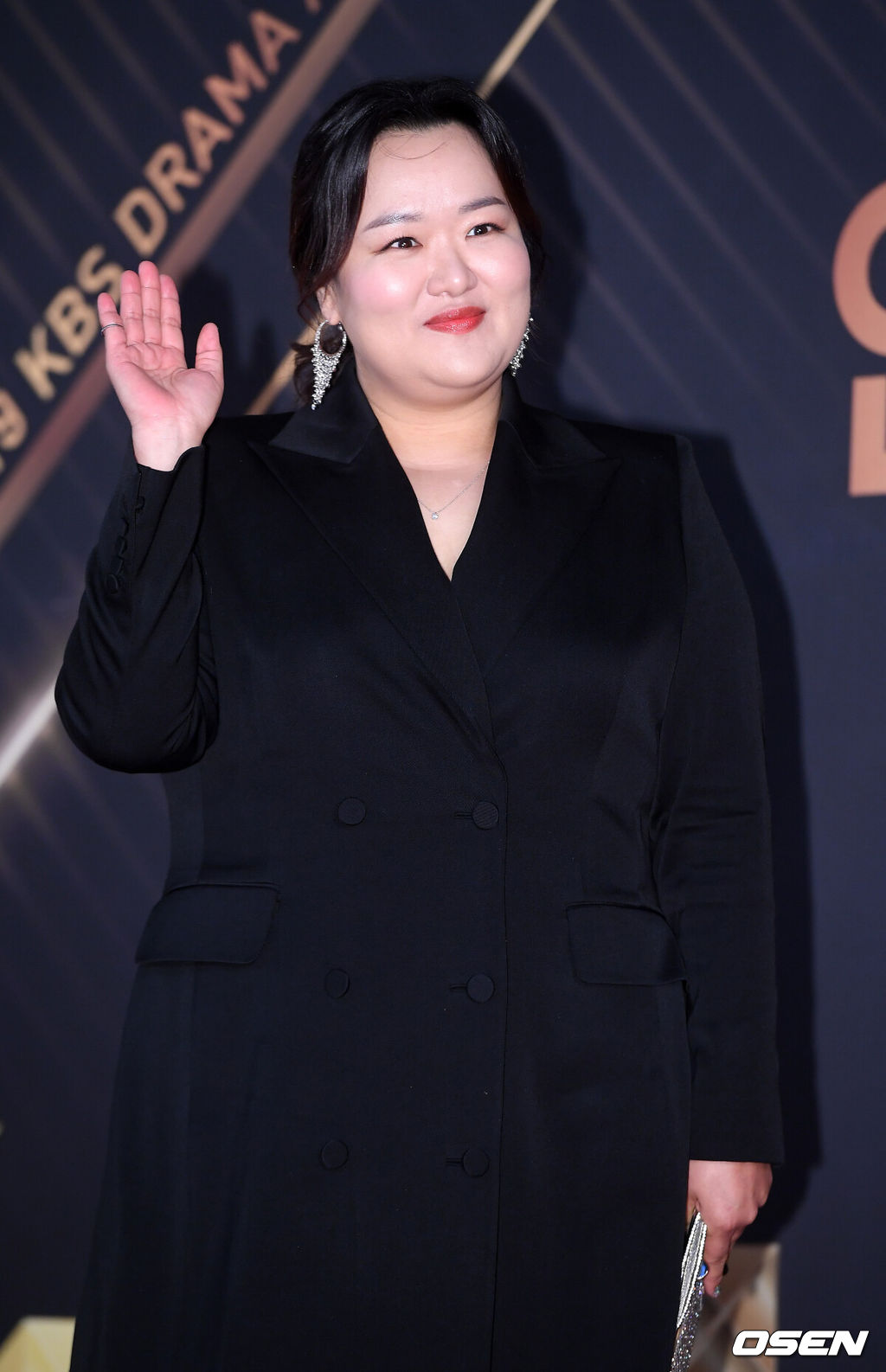 31일 오후 서울 영등포구 여의도 KBS 신관홀 로비에서 진행된 '2019 KBS 연기대상' 포토월 행사 진행됐다.하재숙이 포토월로 입장하며 포즈를 취하고 있다./ rumi@osen.co.kr