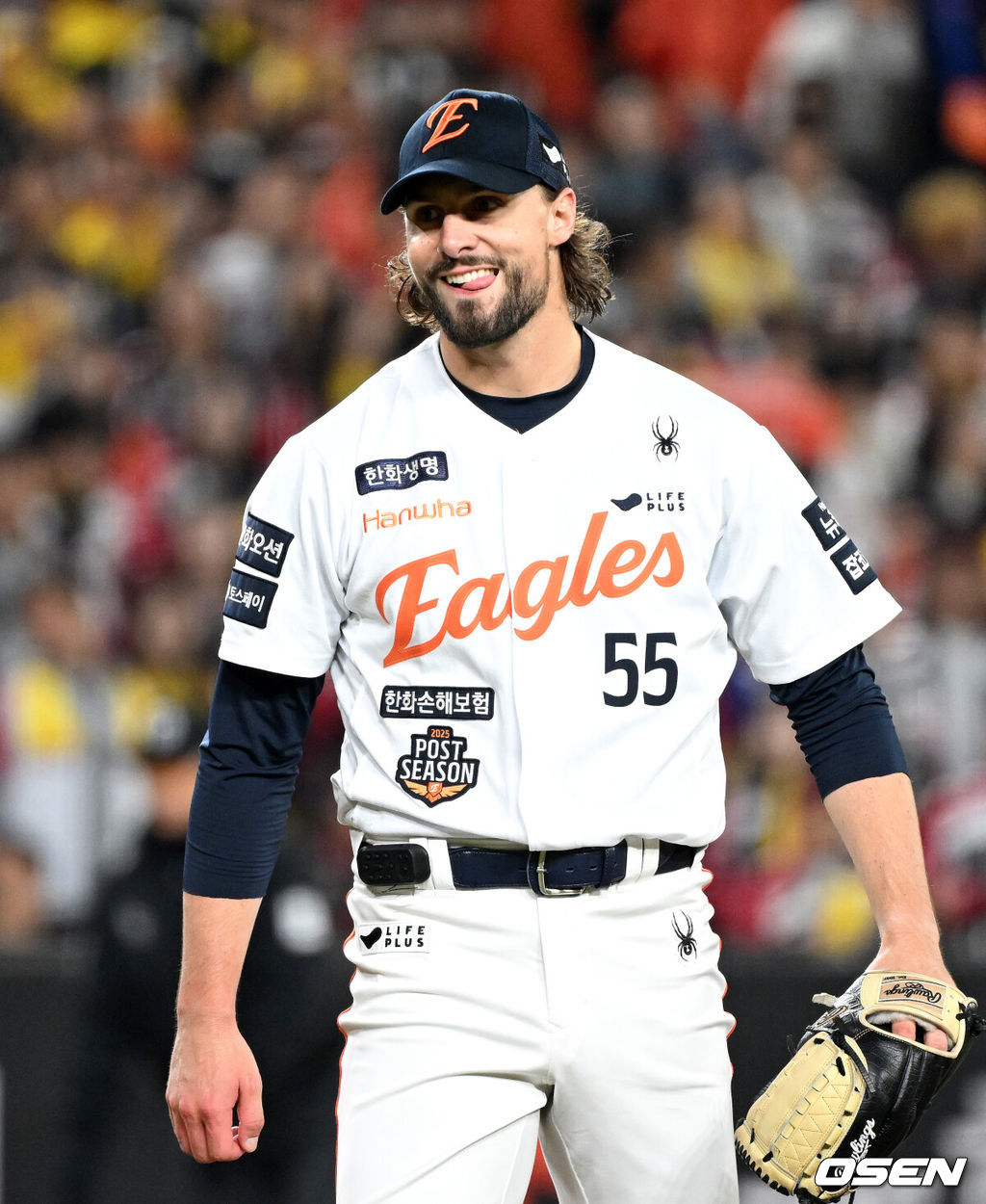 30일 대전 한화생명볼파크에서 2025 신한 SOL Bank KBO리그 포스트시즌 한국시리즈 4차전 한화 이글스와 LG 트윈스의 경기가 열렸다.이날 경기에 한화는 와이스를, LG는 치리노스를 선발투수로 내세웠다. 6회초 2사 1루에서 한화 와이스가 LG 문보경을 삼진으로 처리하고 미소짓고 있다. 2025.10.30 /sunday@osen.co.kr