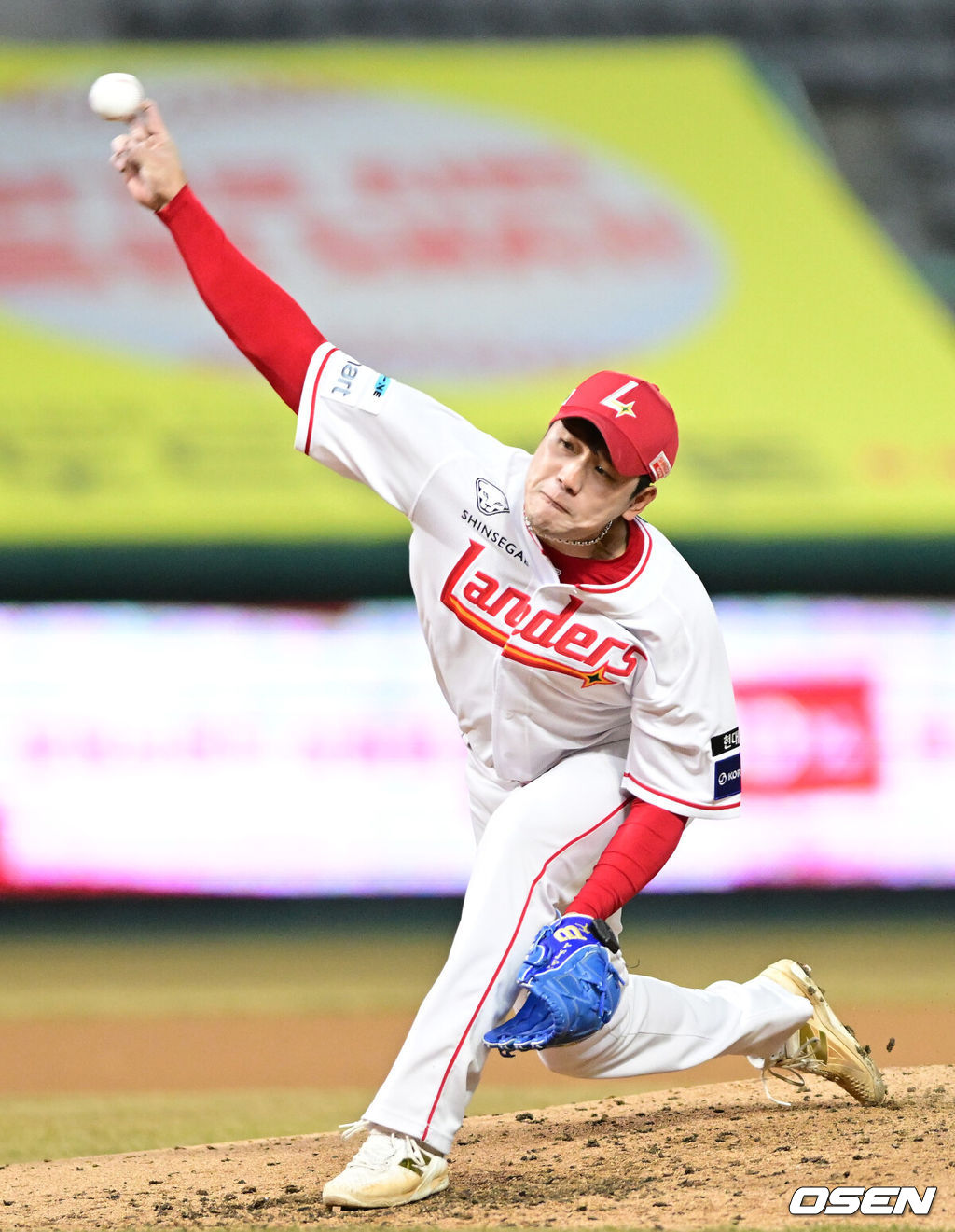 4회초 1사 1루 상황 마운드에 오른 SSG 투수 서진용이 힘차게 공을 뿌리고 있다. 2025.03.13 / dreamer@osen.co.kr