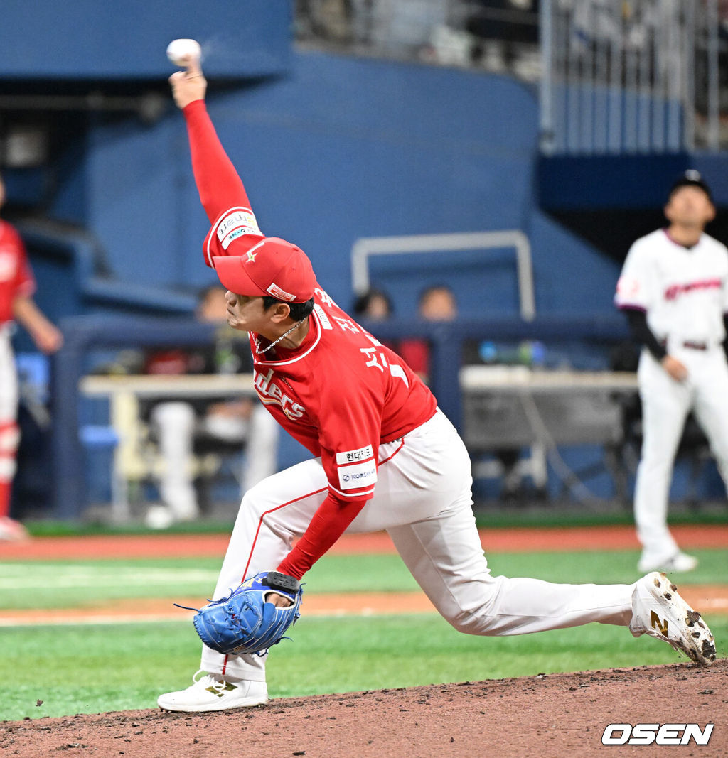 8회말 무사에서 SSG 서진용이 역투하고 있다. 2025.03.30 /sunday@osen.co.kr
