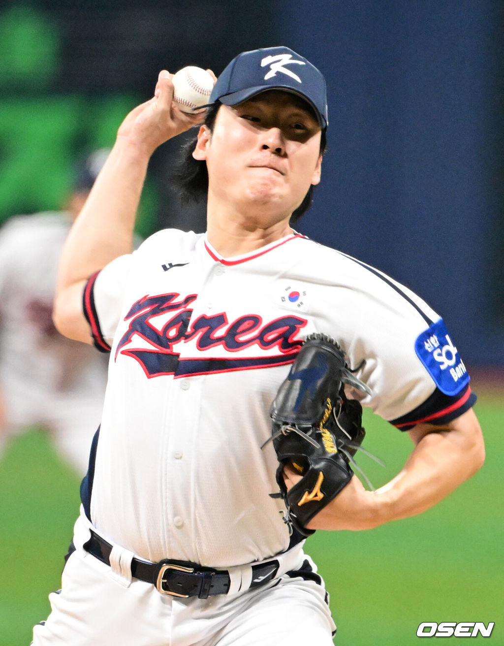 8일 서울 구로구 고척스카이돔에서 ‘2025 NAVER K-BASEBALL SERIES’ 대한민국 야구 대표팀과 체코 야구 대표팀의 경기가 열렸다.한국은 8일과 9일 2025 K-베이스볼 시리즈 체코 대표팀과의 2경기를 시작으로 15일과 16일 양일에 걸쳐 도쿄돔에서 일본 대표팀과 2경기를 치른다. 1회초 한국 선발 곽빈이 역투하고 있다. 2025.11.08 /cej@osen.co.kr