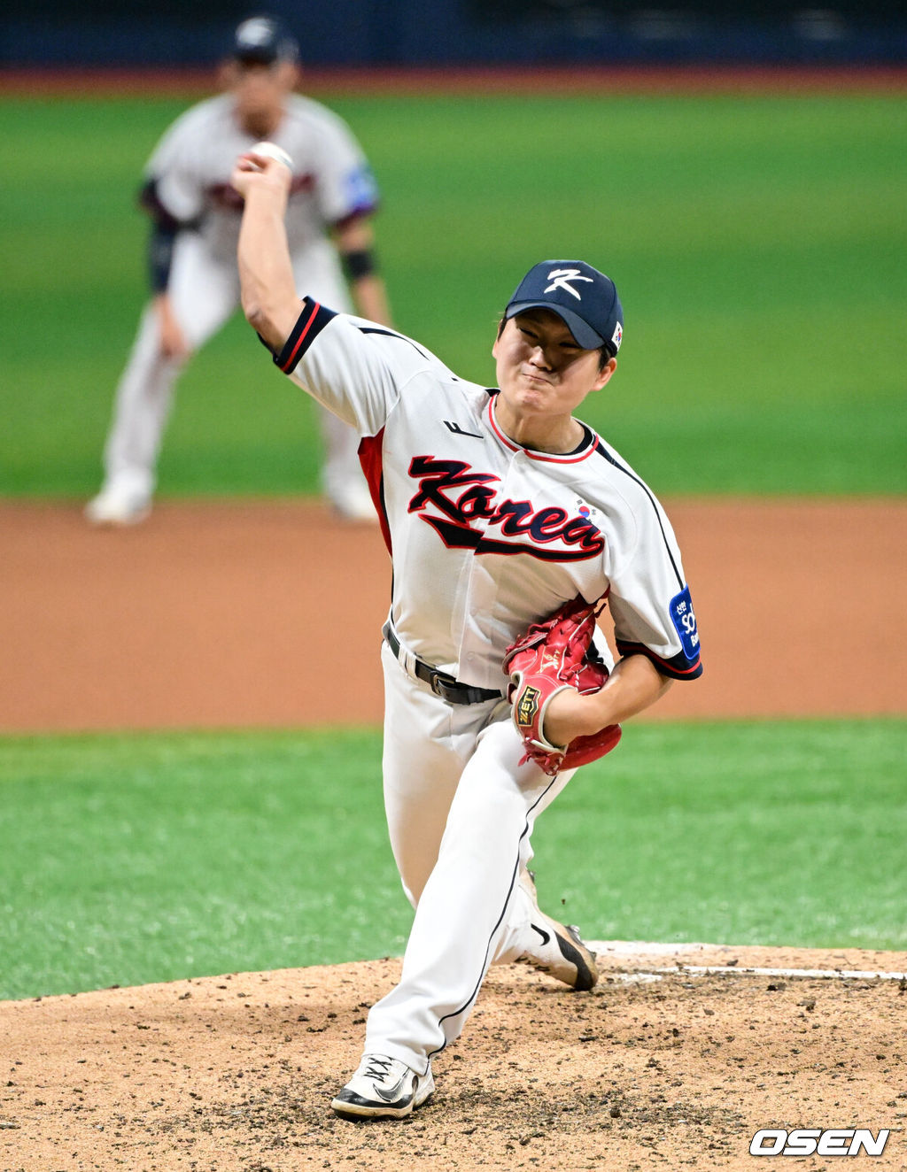 8일 서울 구로구 고척스카이돔에서 ‘2025 NAVER K-BASEBALL SERIES’ 대한민국 야구 대표팀과 체코 야구 대표팀의 경기가 열렸다.한국은 8일과 9일 2025 K-베이스볼 시리즈 체코 대표팀과의 2경기를 시작으로 15일과 16일 양일에 걸쳐 도쿄돔에서 일본 대표팀과 2경기를 치른다. 8회초 한국 김택연이 역투하고 있다. 2025.11.08 /cej@osen.co.kr