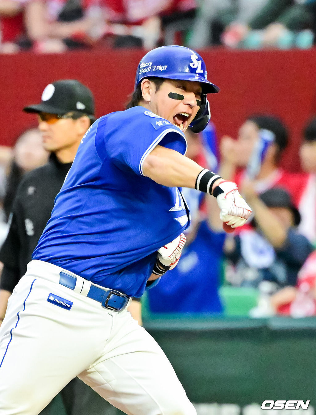 11일 인천 SSG랜더스필드에서 ‘2025 신한 SOL뱅크 KBO리그’ 준플레이오프(5전 3선승제) 2차전 SSG 랜더스와 삼성 라이온즈의 경기가 열렸다.SSG는 김건우, 삼성은 헤르손 가라비토를 선발 투수로 내세웠다.9회초 1사 2루 삼성 강민호가 동점 1타점 적시타를 날린뒤 환호하고 있다.    2025.10.11 / soul1014@osen.co.kr