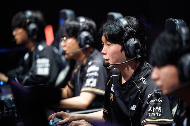 라이엇 게임즈 플리커.