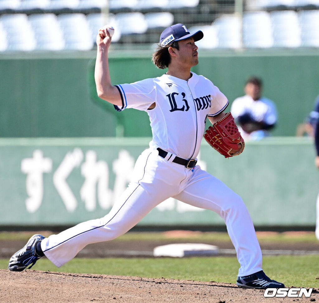 1회초 세이부 이마이가 역투하고 있다. 2025.02.26 /jpnews@osen.co.kr