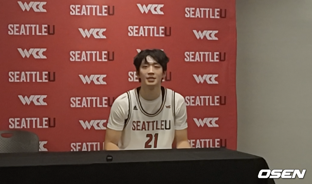 [사진] 경기 후 서정환 기자와 만난 여준석