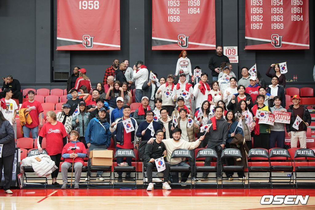 [사진] 시애틀 교포소셜클럽 한인 70여명이 여준석 응원을 왔다