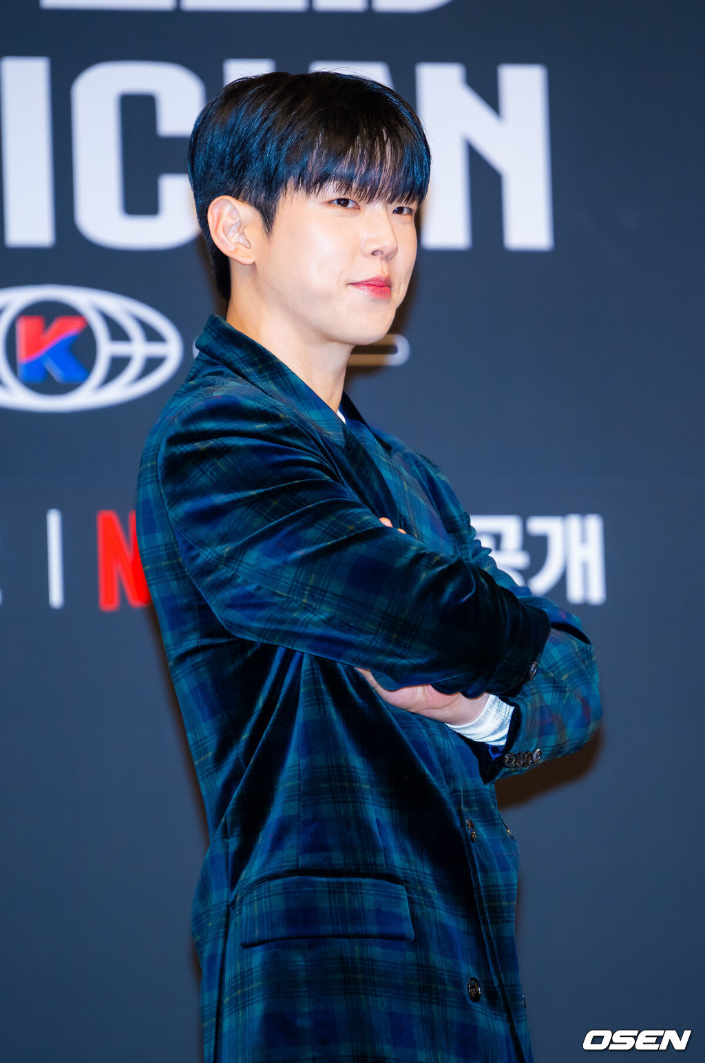 12일 오후 서울 양천구 목동 SBS 방송센터 SBS홀에서 새 예능 '베일드 뮤지션' 제작발표회가 열렸다.이 자리에는 이홍희 PD와 배우 최다니엘, 가수 에일리, 폴킴, 신용재, 몬스타엑스 기현, 볼빨간사춘기(안지영), 키스오브라이프 벨이 참석했다.글로벌 보컬 프로젝트 ‘베일드 뮤지션’은 아시아 9개국에서 동시에 펼쳐지는 초대형 스케일의 오디션이다.가수 폴킴이 포토타임을 가지고 있다. 2025.11.12 / rumi@osen.co.kr