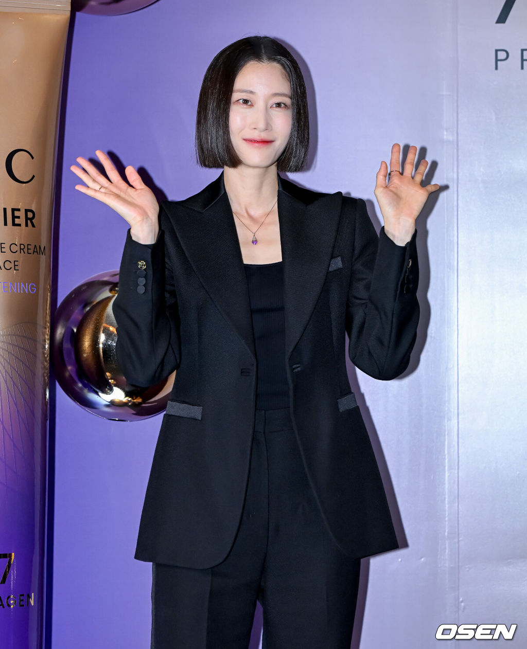 17일 오후 서울 장충동 반얀트리 클럽 앤 스파 서울에서 포토행사가 열렸다.이날 배우 이하늬, 모델 이현이가 참석했다.모델 이현이가 포즈를 취하고 있다. 2024.12.17 / jpnews@osen.co.kr