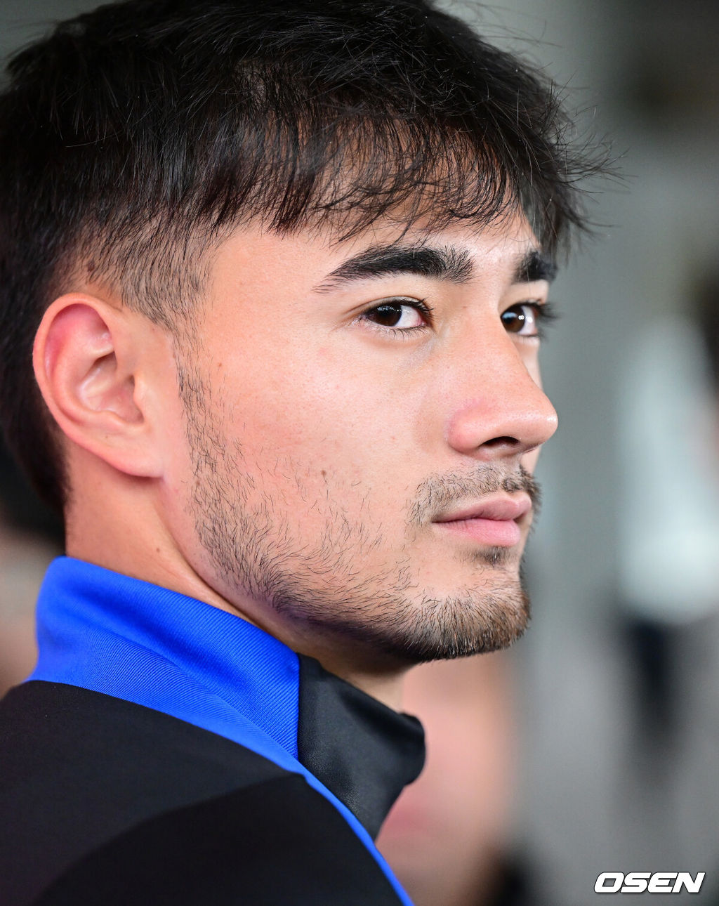 홍명보 감독이 이끄는 대한민국 축구 국가대표팀이 7일 오후 경기도 고양종합운동장 보조경기장에서 오는 10일 브라질과의 평가전을 앞두고 오픈트레이닝을 진행했다.한국 축구대표팀과 브라질은 오는 10일 서울월드컵경기장에서 친선경기를 갖는다.훈련을 앞두고 A대표팀 옌스 카스트로프가 취재진과 인터뷰를 하고 있다. 2025.10.07 / dreamer@osen.co.kr