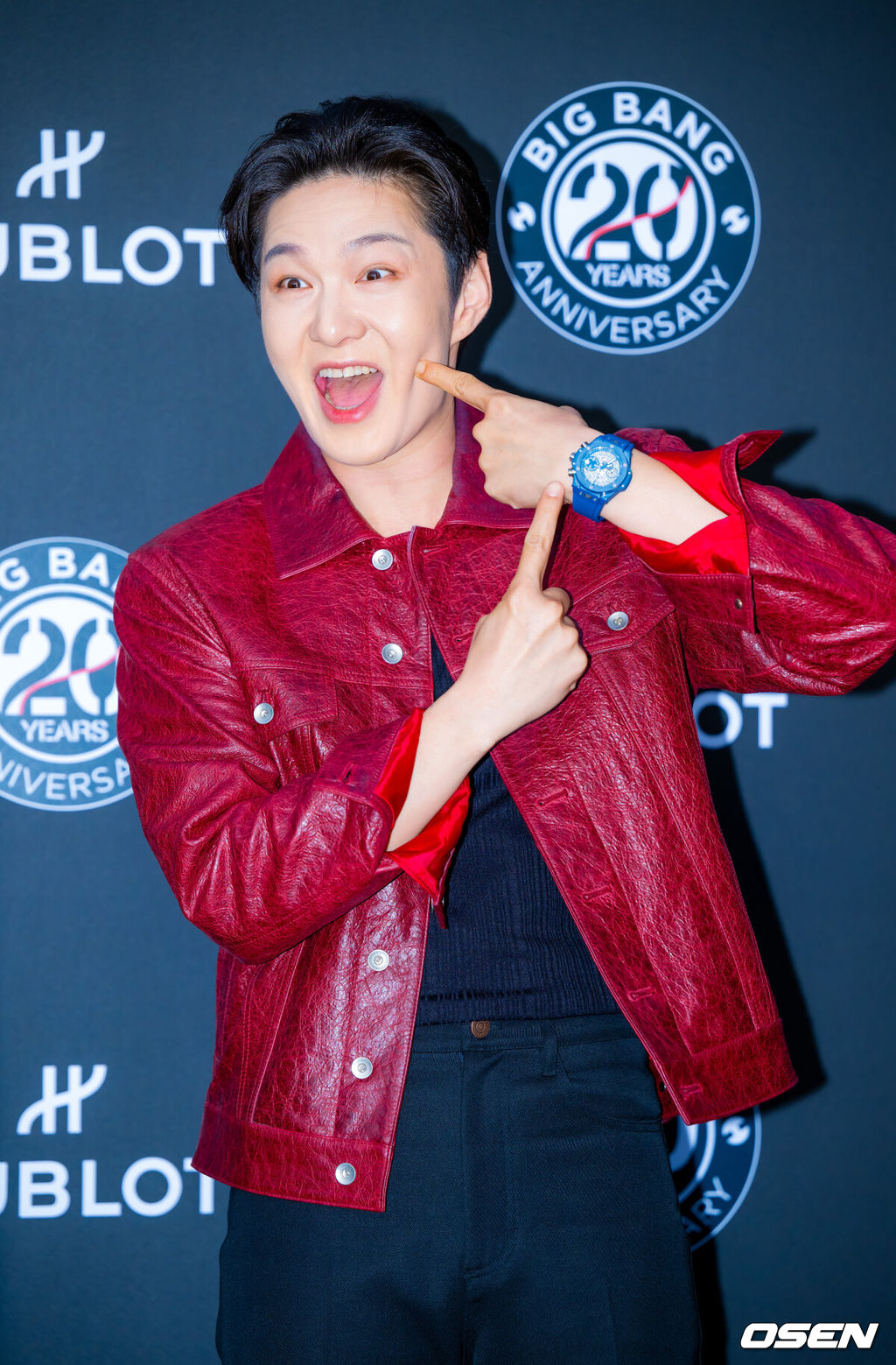 11일 오후 서울 성동구 왕십리의 한 복합문화공간에서 스위스 시계 브랜드 컬렉션 이벤트 포토콜 행사가 열렸다.<br /><br />이날 가수 카이(엑소), 이창섭(비투비), 미야오(MEOVV), 배우 김선호, 추영우, 모델 신현지가 참석해 자리를 빛냈다.<br /><br />비투비 이창섭이 포토타임을 가지고 있다. 2025.06.11 / rumi@osen.co.kr