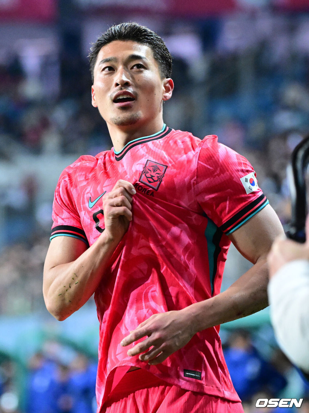 1년 8개월 만에 대표팀으로 돌아온 조규성이 골맛을 봤다. 손흥민도 프리킥 득점으로 한국을 승리로 이끌었다.홍명보 감독이 이끄는 한국축구대표팀(FIFA 랭킹 22위)은 14일 대전월드컵경기장에서 볼리비아(76위)와 11월 A매치 1차전을 치러 2-0으로 승리했다. 후반 한국 조규성이 팀 두번째 골을 작렬시킨 뒤 기뻐하고 있다. 2025.11.14 / dreamer@osen.co.kr