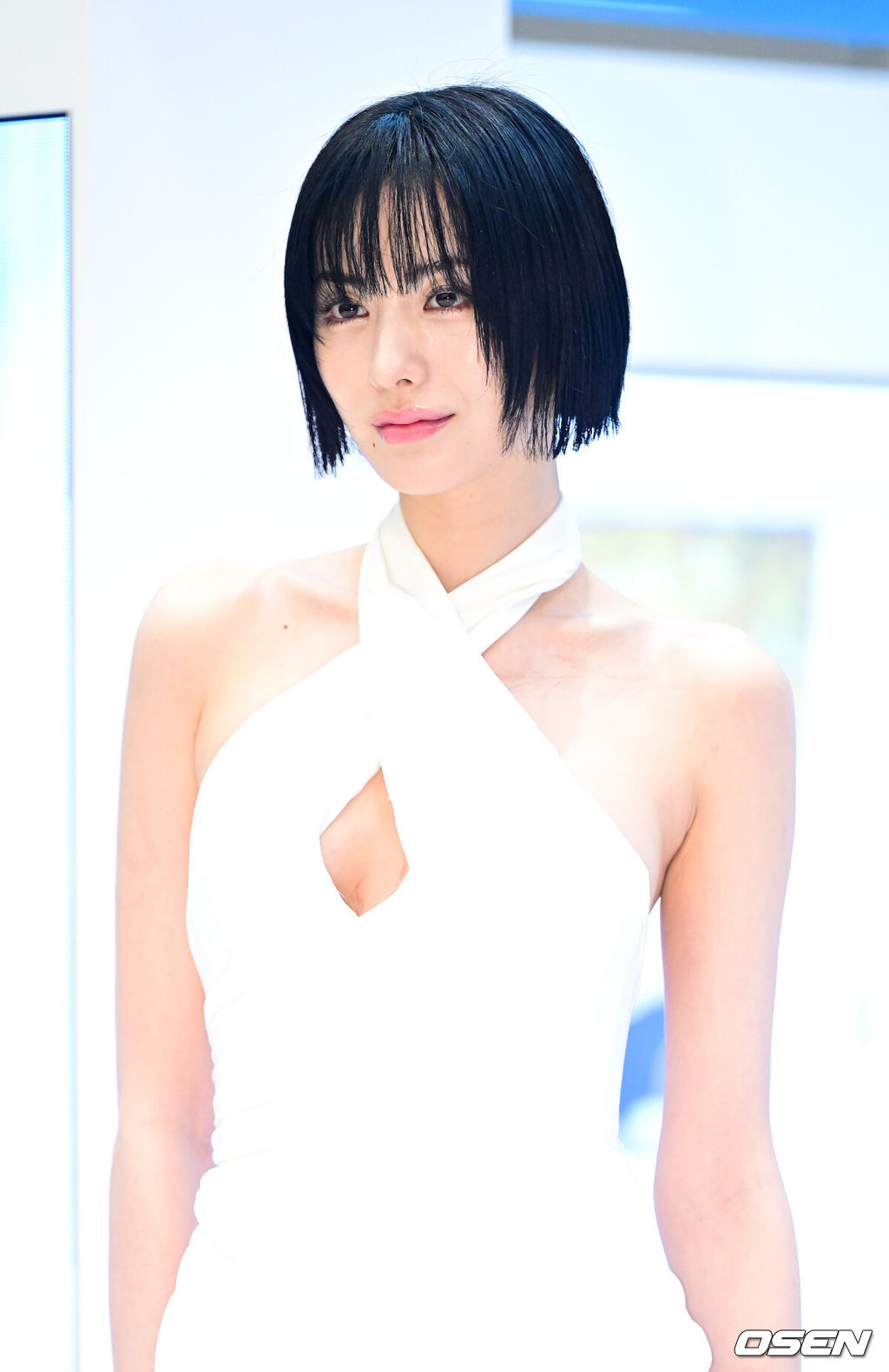 13일 밤 서울 여의도 더현대서울에서 뷰티 브랜드의 팝업 스토어 오픈 행사가 열렸다.이날 행사에는 배우 나나, 채종석, 정혜성 등이 참석해 자리를 빛냈다.배우 나나가 포토타임을 하고 있다. 2025.01.13 / dreamer@osen.co.kr