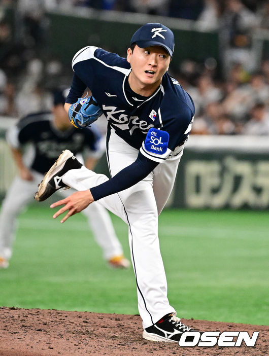 [OSEN=도쿄(일본), 조은정 기자]15일 일본 도쿄돔에서 ‘2025 NAVER K-BASEBALL SERIES’ 대한민국과 일본의 1차전 경기가 열렸다.한국은 곽빈, 일본은 소타니 류헤이를 선발투수로 내세웠다.6회말 대한민국 김건우가 역투하고 있다. 2025.11.15. /cej@osen.co.kr
