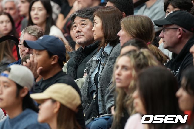 [사진] 아들의 경기를 관전하는 여준석 부모님