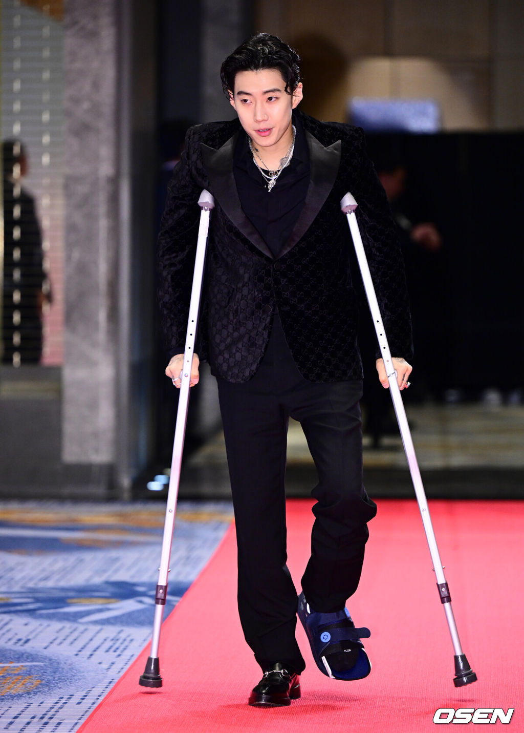 15일 서울 종로구 당주동 포시즌스 호텔 서울에서 더블유 코리아 제20회 유방암 인식 향상 캠페인 자선 포토 행사가 열렸다.이날 TXT 수빈, 고수, 고현정, 공명, 그레이, 김민하, 김세정, 김영광, 김영대, 김지석, 노상현, 노정의, 덱스, 르세라핌(채원, 카즈하), 몬스타엑스(형원, 셔누), 문소리, 바밍타이거, 박규영, 박은빈, 박재범, 변우석, 수현, 스트레이키즈(방찬, 승민), 아이들(미연, 민니, 소연, 슈화, 우기), 아이브 레이, 안유진, 장원영, 아일릿(윤아, 모카, 민주, 원희, 이로하), 에스파(카리나, 윈터, 지젤, 닝닝), 엔믹스(해원, 설윤), 엔하이픈(성훈, 제이크), 엔하이픈(정원), 엘리스, 올데이프로젝트(애니, 타잔, 베일리, 영서, 우찬), 우원재, 원지안, 이동휘, 이민호, 이수지, 이수혁, 이영애, 이유미, 이준혁, 이준호, 이채민, 임수정, 임지연, 있지(예지, 유나), 장윤주, 전소니, 전소미, 전여빈, 정려원, 정해인, 조유리, 추영우, 코드쿤스트, 크리스탈, 키키(지유, 이솔, 수이, 하음, 키야), 태양, 하정우, 화사, 효연 등이 참석했다.박재범이 포즈를 취하고 있다. 2025.10.14. /jpnews@osen.co.kr