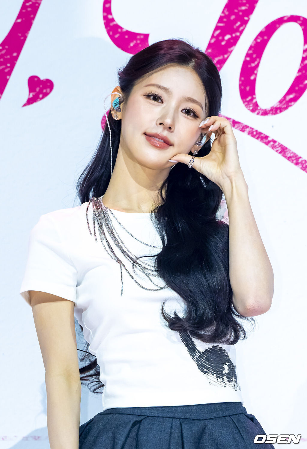 3일 오후 서울 블루스퀘어에서 ‘아이들 미연 미니 2집 'MY, Lover' 발매 기념 미디어 쇼케이스가 진행됐다.2022년 첫 미니 앨범 '마이(MY)' 이후 3년6개월 만에 발매하는 새 앨범이다.아이들 미연이 포즈를 취하고 있다.    2025.11.03 / soul1014@osen.co.kr