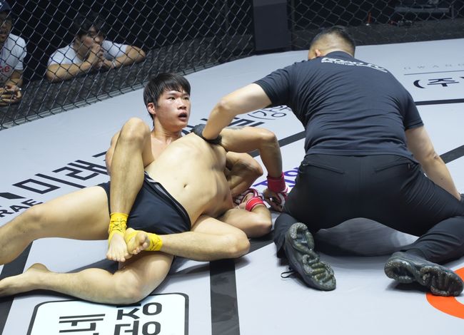 5연패였던 최영찬(21, 로드FC 군산)이 3연승을 달리며 이제는 4연승을 노리고 있다. / 로드FC