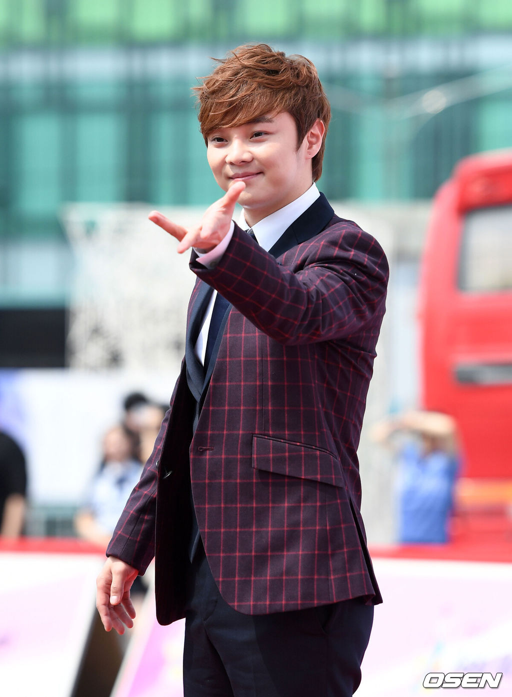 23일 오후 서울 장충체육관에서 ‘2017 맥심 K-모델 어워즈’가 열렸다.마술사 최현우가 레드카펫을 밟고 있다. /sunday@osen.co.kr