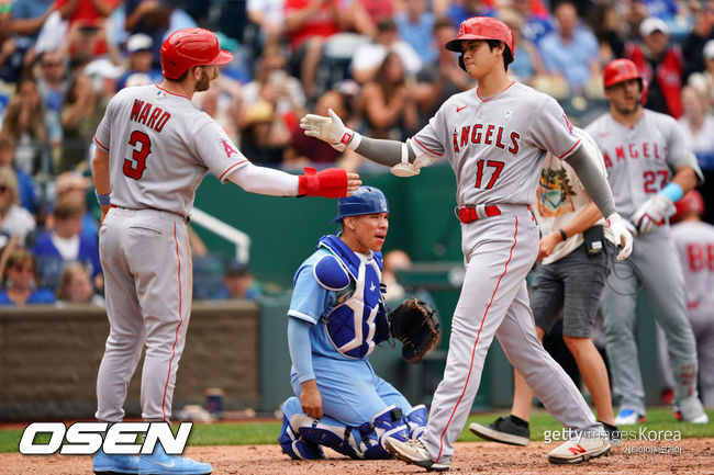 [사진] 에인절스 시절 오타니와 워드. ⓒGettyimages(무단전재 및 재배포 금지)