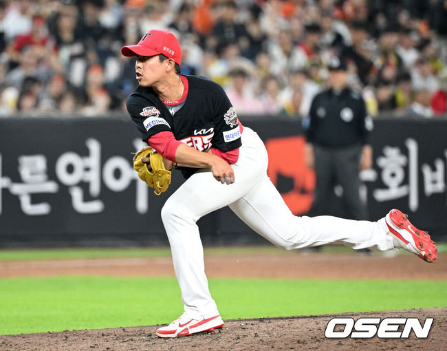 [OSEN=대전, 이대선 기자] 8일 오후 대전 한화생명볼파크에서 2025 신한 SOL Bank KBO리그 한화 이글스와 KIA 타이거즈의 경기가 열렸다.한화는 문동주, KIA는 윤영철을 선발로 내세웠다.5회말 KIA 임기영이 역투하고 있다. 2025.07.08 /sunday@osen.co.kr