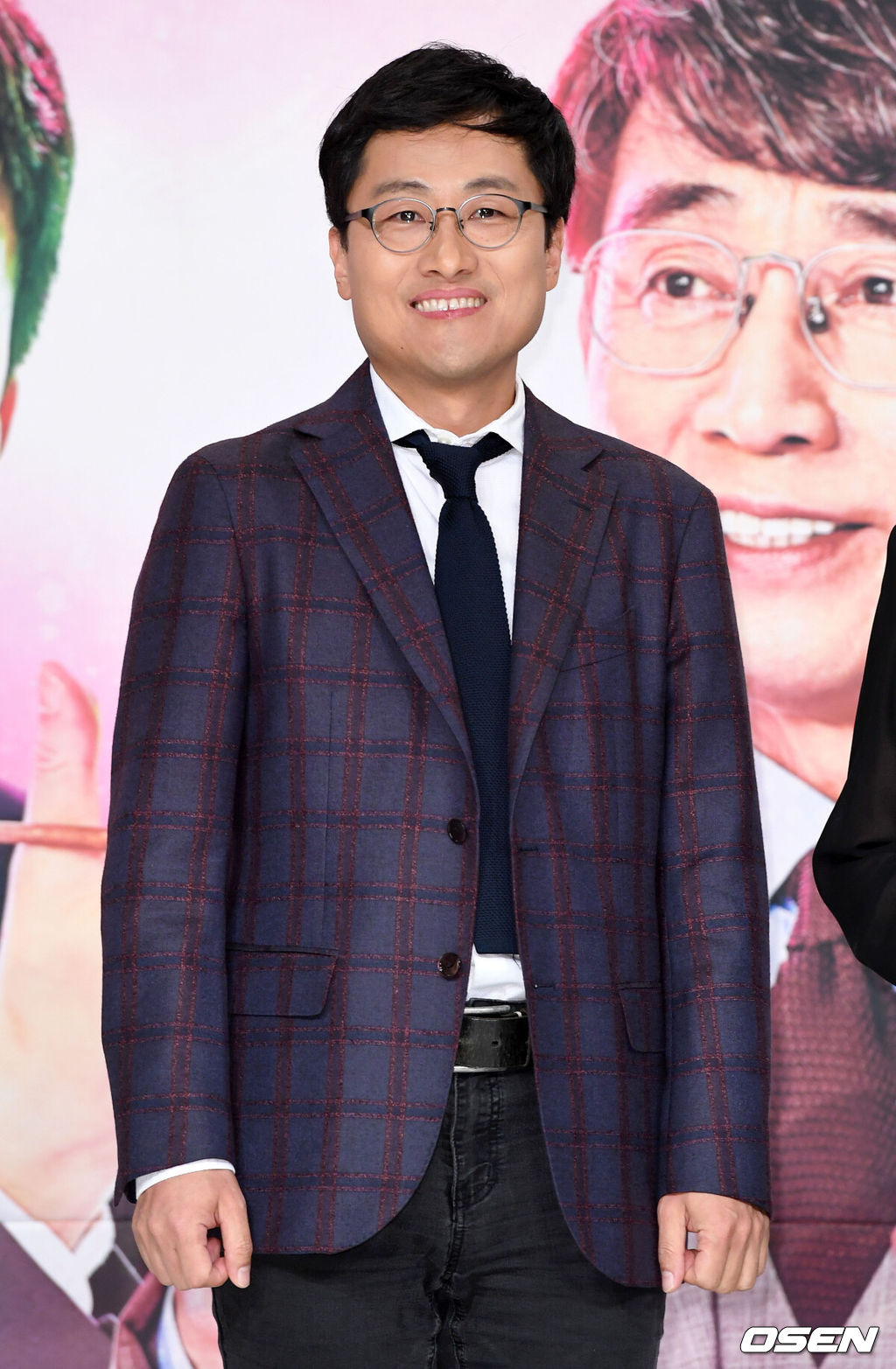 20일 오전 서울 영등포 타임스퀘어 아모리스홀에서 tVN '알아두면 쓸데없는 신비한 잡학사전 3' 제작발표회가 열렸다.김상욱 박사가 포토타임을 갖고 있다./sunday@osen.co.kr