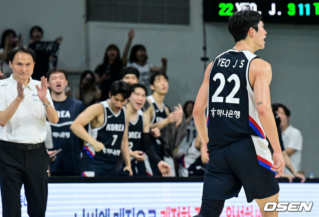 20일 안양 정관장 아레나에서 한국 남자농구 대표팀과 카타르 대표팀의 2차 평가전이 열렸다.안준호 감독이 이끄는 남자농구대표팀은 지난 18일 같은 장소에서 개최된 카타르와 1차 평가전에서 90-71로 승리했다.4쿼터 대한민국 여준석이 3점슛 성공 후 기뻐하고 있다. 2025.07.20 /cej@osen.co.kr