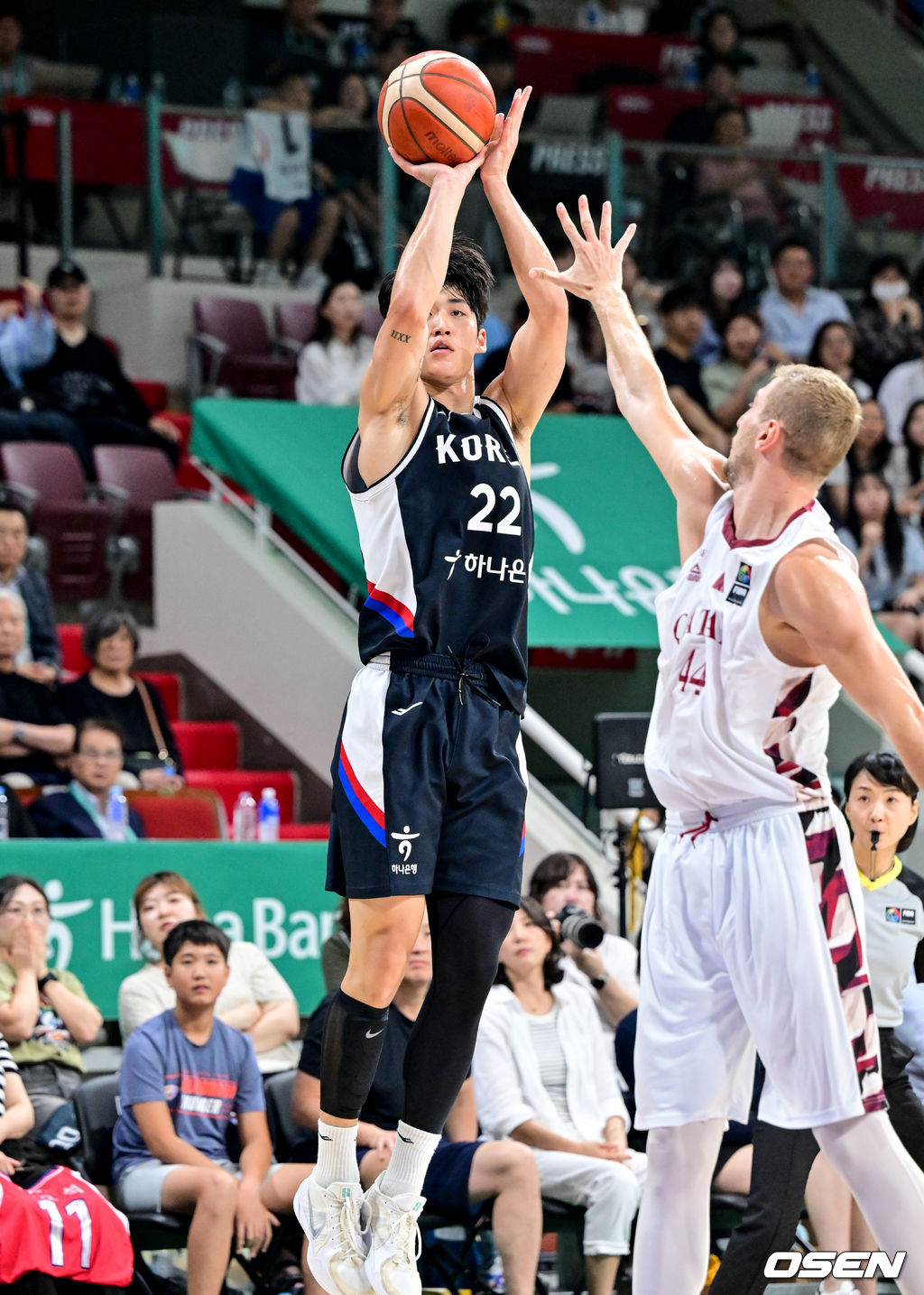20일 안양 정관장 아레나에서 한국 남자농구 대표팀과 카타르 대표팀의 2차 평가전이 열렸다.안준호 감독이 이끄는 남자농구대표팀은 지난 18일 같은 장소에서 개최된 카타르와 1차 평가전에서 90-71로 승리했다.2쿼터 대한민국 여준석이 3점슛을 성공하고 있다. 2025.07.20 /cej@osen.co.kr