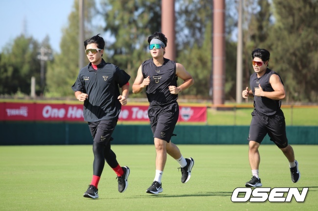 KIA 선수들이 러닝을 하고 있다./KIA 타이거즈 제공