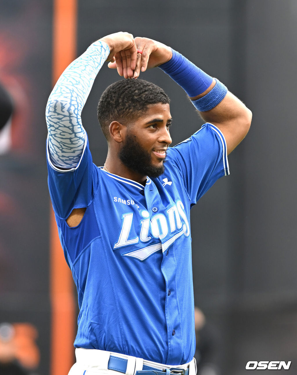 19일 오후 대전 한화생명볼파크에서 2025 신한 SOL Bank KBO리그 포스트시즌 플레이오프 2차전 한화 이글스와 삼성 라이온즈의 경기가 열렸다.한화는 라이언 와이스, 삼성은 최원태를 선발 투수로 내세웠다.4회초 2사 1,3루 디아즈가 1타점 2루타를 치고 기뻐하고 있다. 2025.10.19 /spjj@osen.co.kr