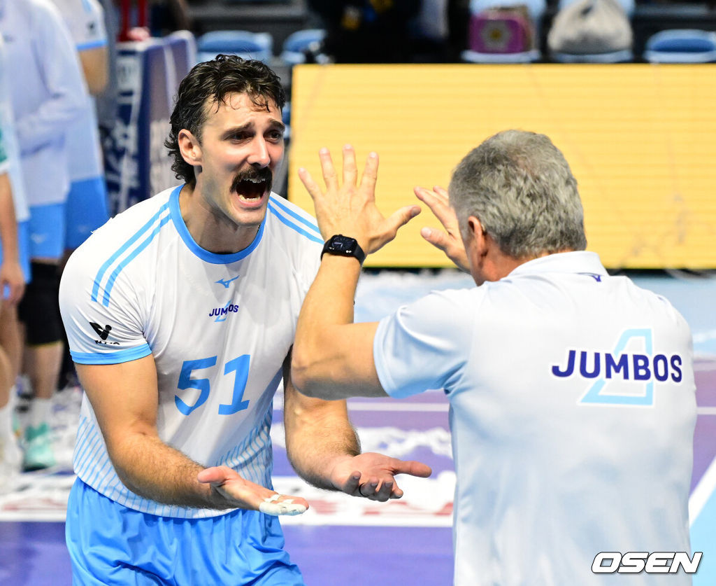 대한항공 점보스 카일 러셀, 헤난 달 조토 감독. /OSEN DB