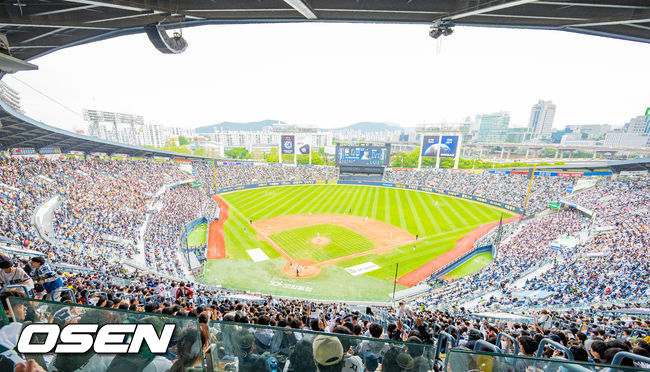 2025년 한 시즌 동안 ‘비더레전드(이하 비더레)’ 이벤트가 야구팬들의 많은 관심 속에 끝났다. / OSEN DB