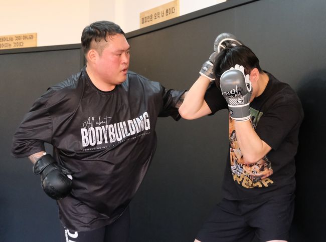 로드FC 데뷔전을 치르는 ‘복싱 챔피언’ 김남신(37, FLAME GYM)이 헤비급 파이터들을 모조리 도발하고 있다. / 로드FC