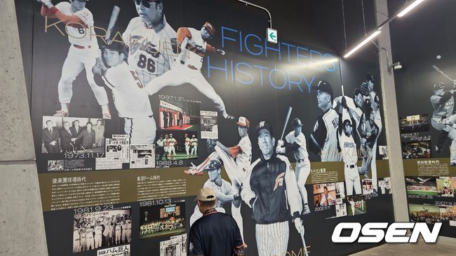 [OSEN=에스콘필드, 한용섭 기자] 니혼햄 구단 역사를 한 눈에 볼 수 있다. 힐만 감독 얼굴도 있다. /orange@osen.co.kr